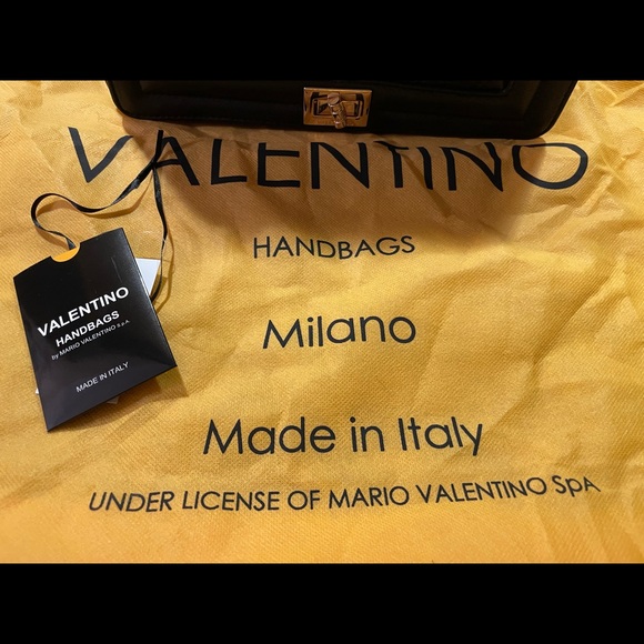Authentic Valentino Alice Quilted Leather Shoulder Bag. Like new.Only used once. - Picture 8 of 15